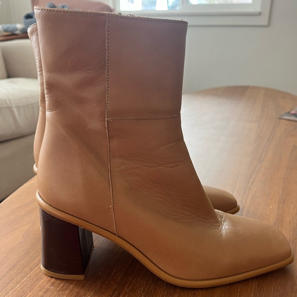 Alohas Square Toe Boot